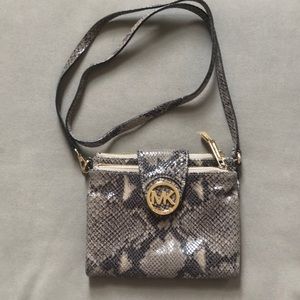 Micheal Kors crossbody bag